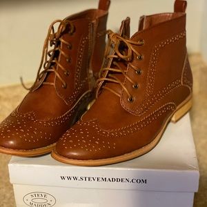Steve Madden boot shoes. Brand new !  Size 7